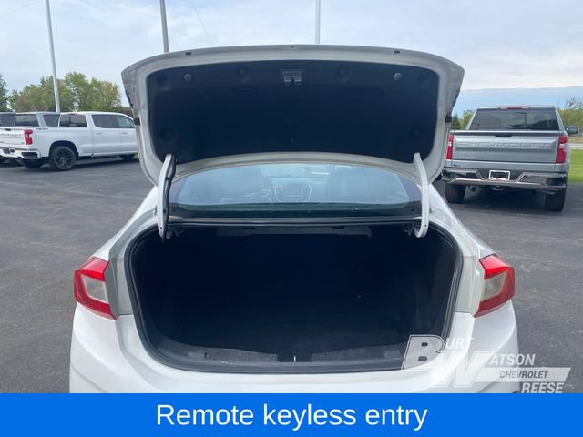 Used 2017 Chevrolet Cruze Premier FWD image 17