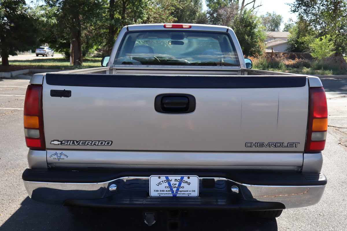 Used 1999 Chevrolet Silverado 2500 LS w/ Firm Ride Suspension Pkg AWD/4WD image 6
