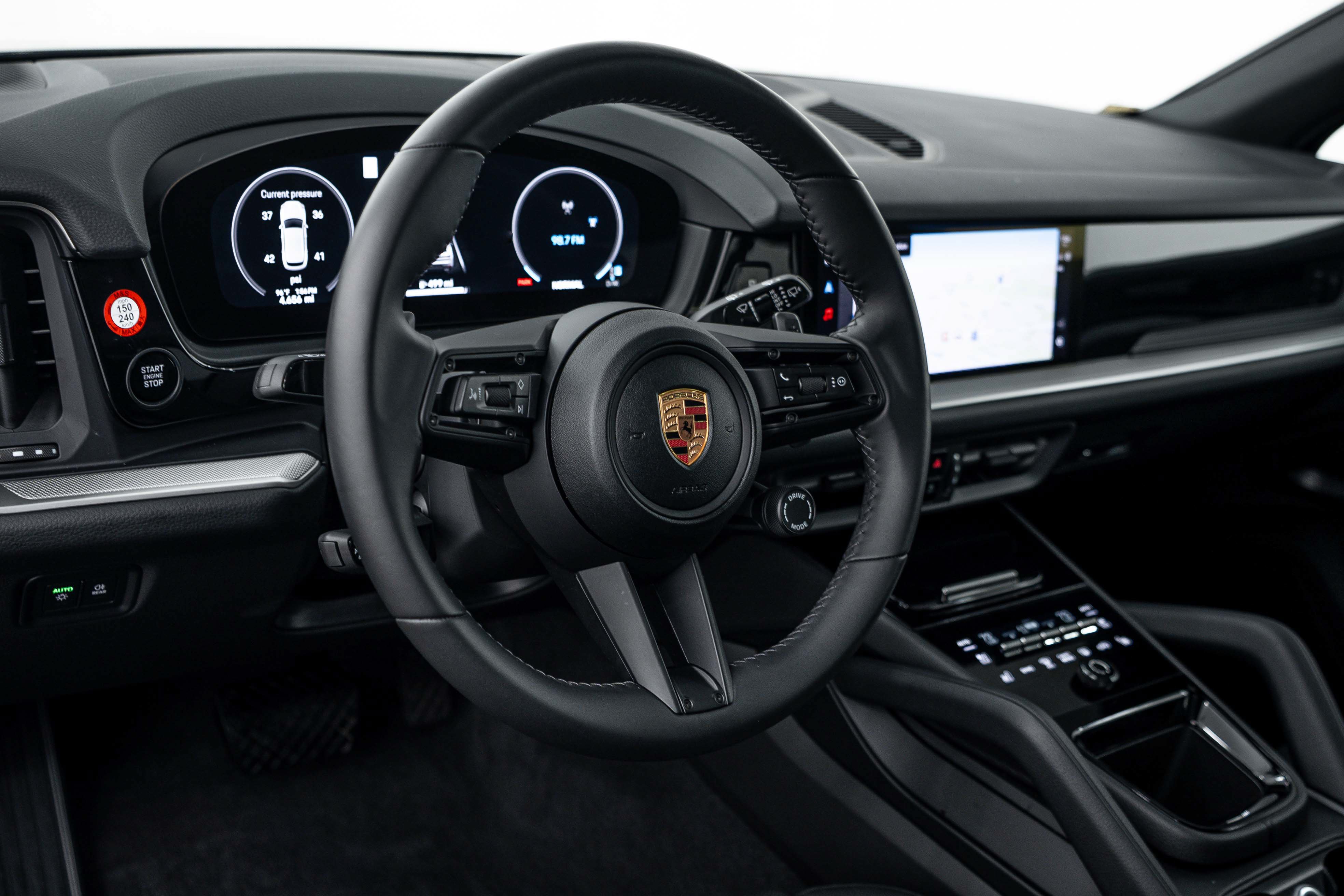 Certified 2026 Porsche Cayenne AWD/4WD image 15
