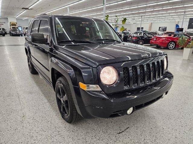 Used 2016 Jeep Patriot Sport w/ Power Value Group FWD image 4