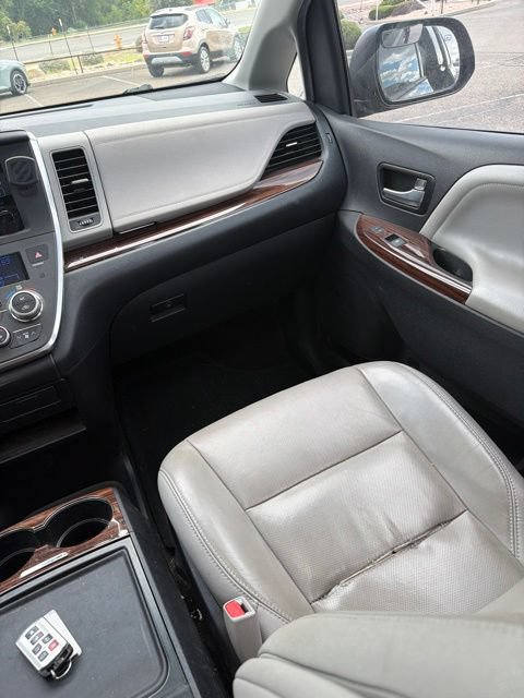 Used 2015 Toyota Sienna Limited AWD/4WD image 14