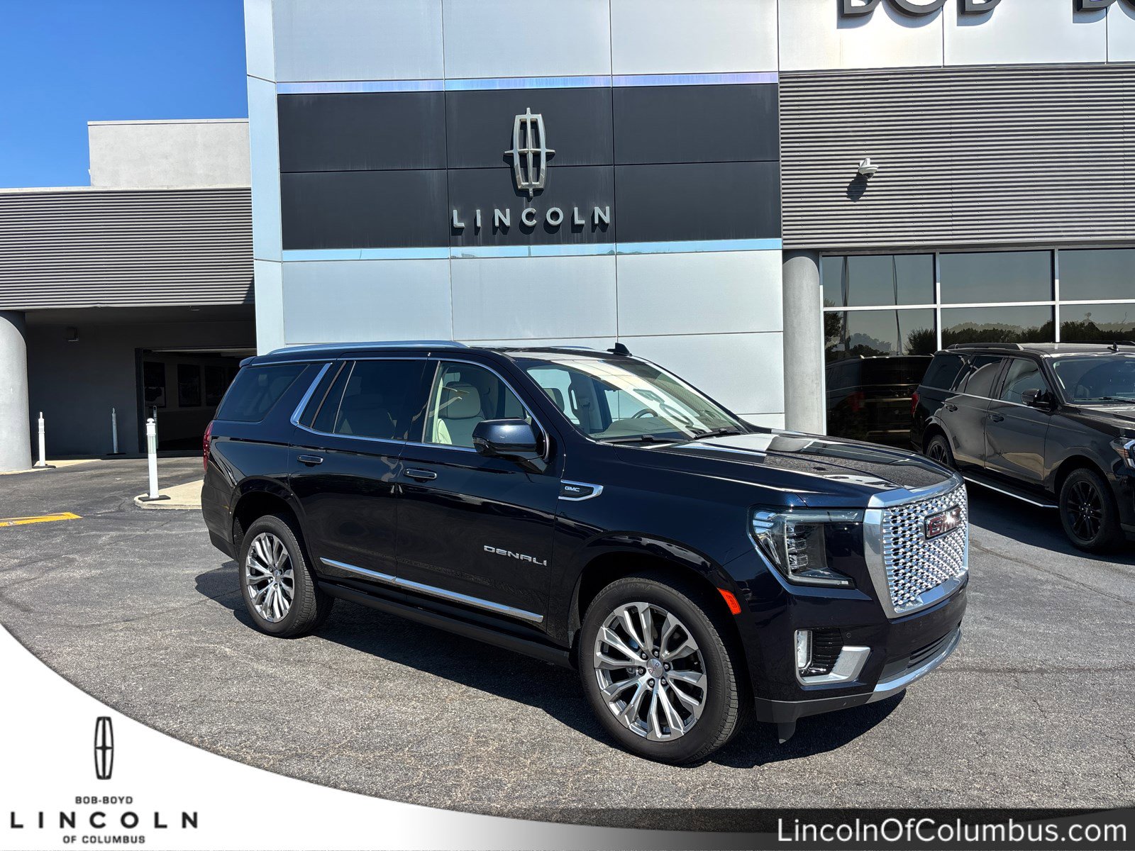 Used 2021 GMC Yukon Denali w/ Denali Premium Package image 1