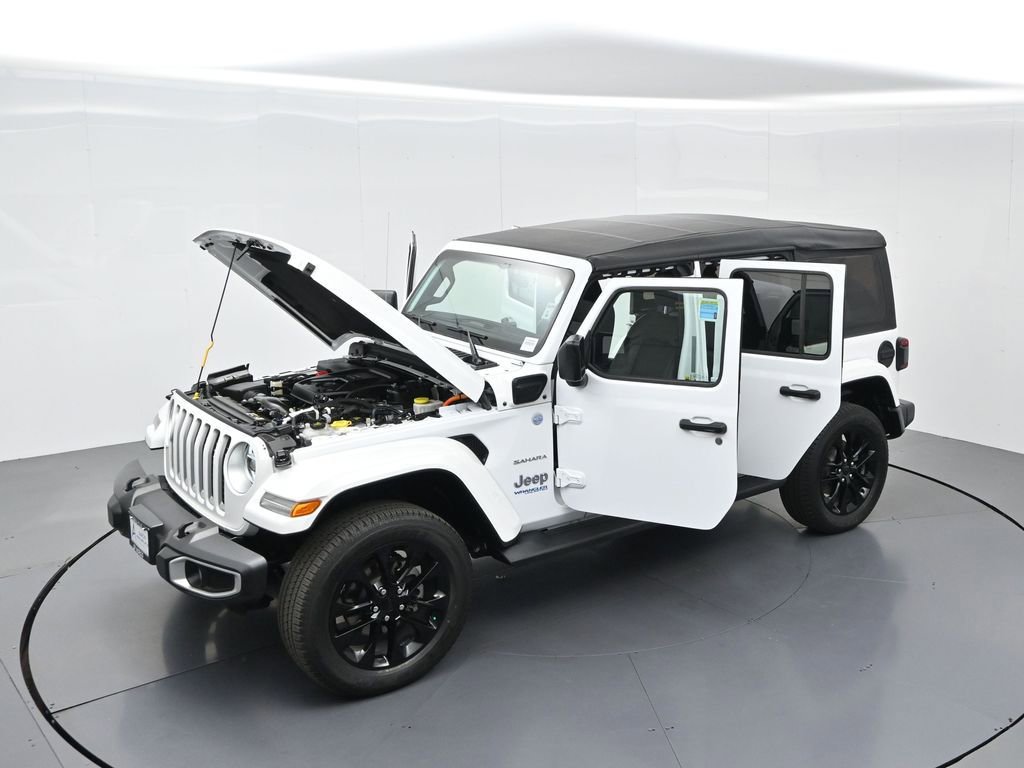 Used 2021 Jeep Wrangler Unlimited Sahara w/ Cold Weather Group image 39