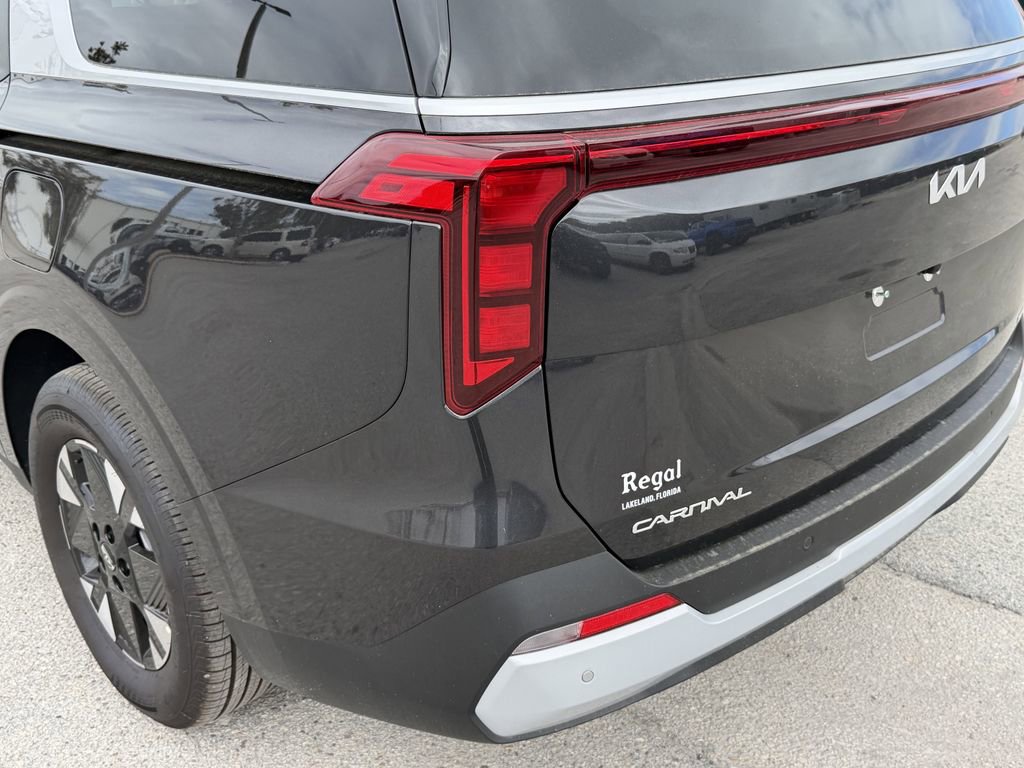 New 2026 Kia Carnival LXS image 8