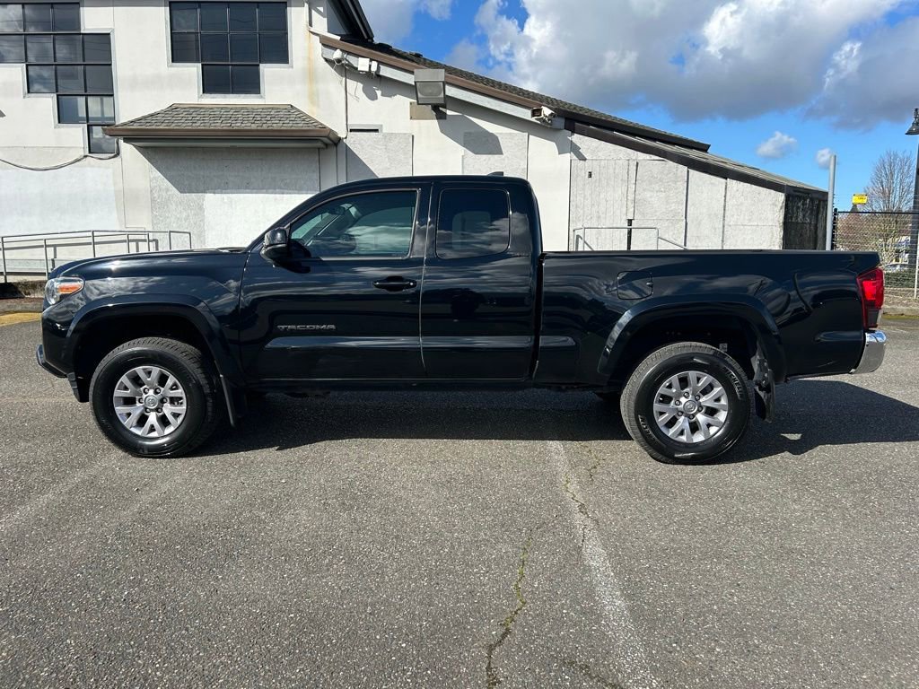Certified 2018 Toyota Tacoma SR5 w/ SR5 Appearance Package (SM) AWD/4WD image 8