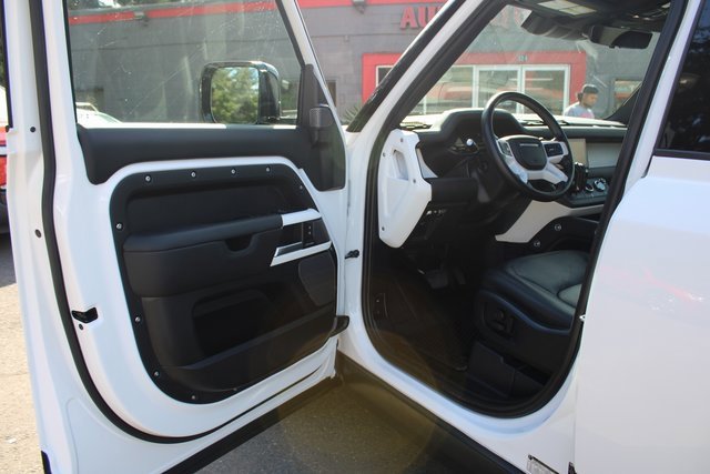 Used 2024 Land Rover Defender 110 S image 17