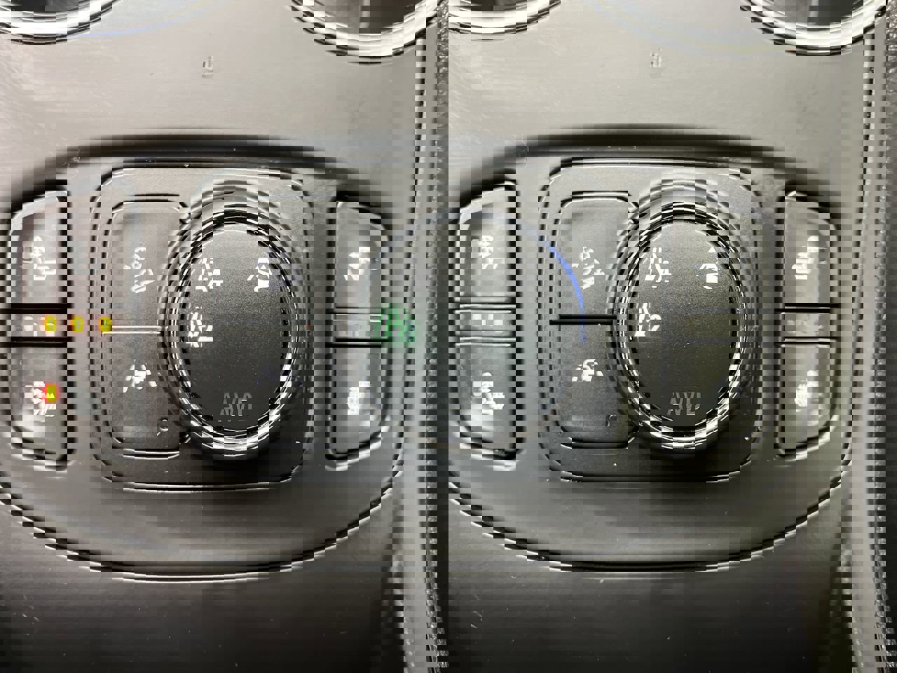 Certified 2024 GMC Terrain SLT image 16