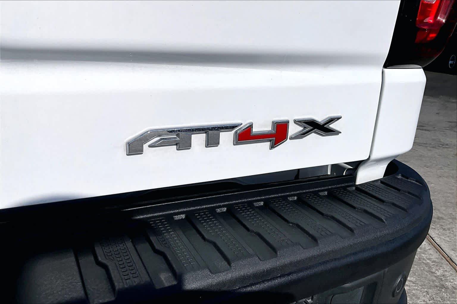 Certified 2024 GMC Sierra 1500 AT4X w/ AT4X AEV Edition AWD/4WD image 17
