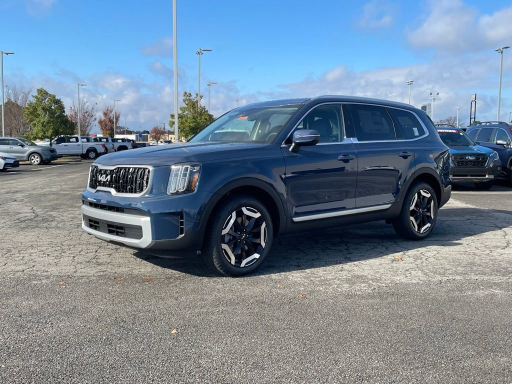 New 2025 Kia Telluride EX w/ EX Captain's Chair Package image 3