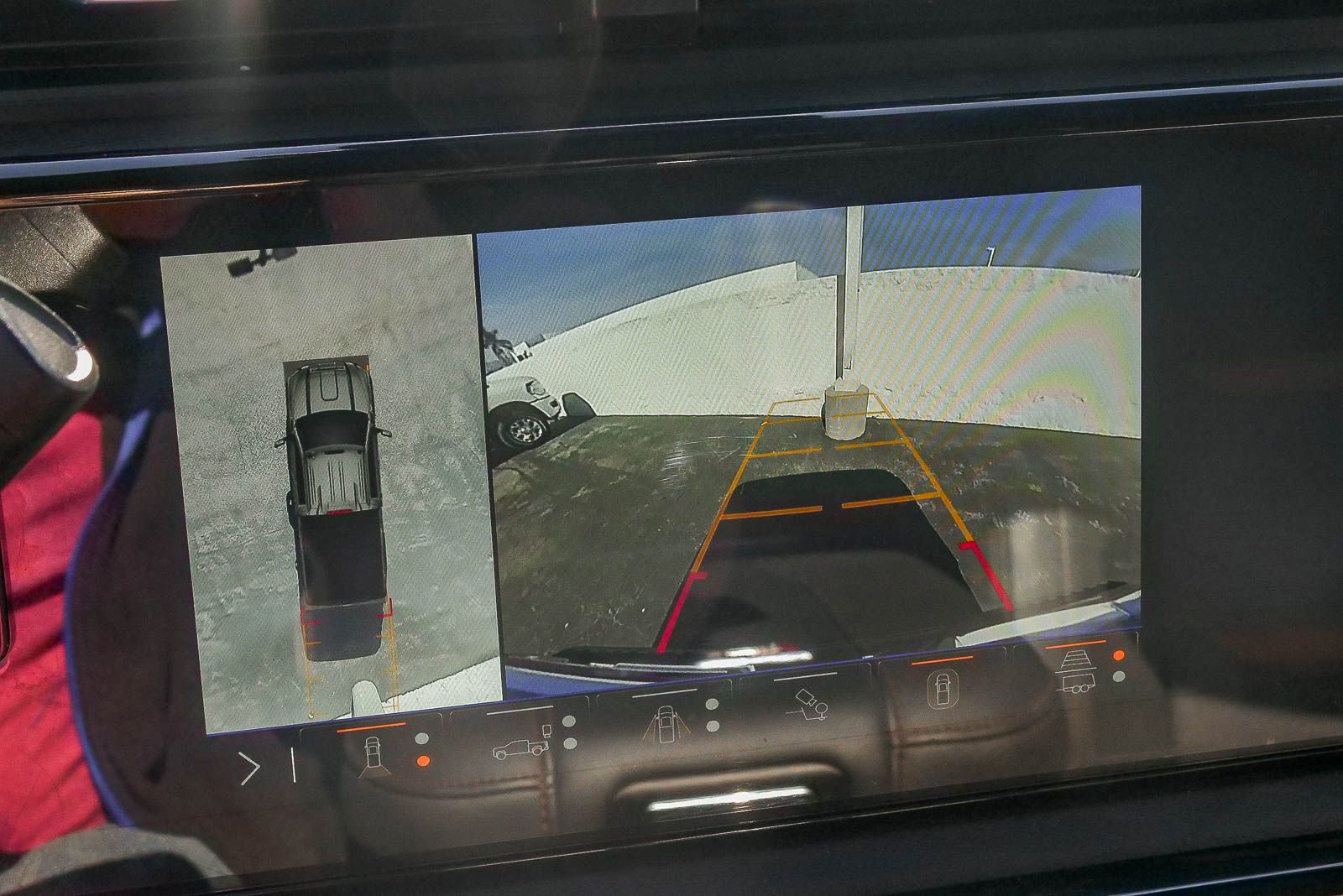 Used 2025 GMC Sierra 2500 AT4 image 23