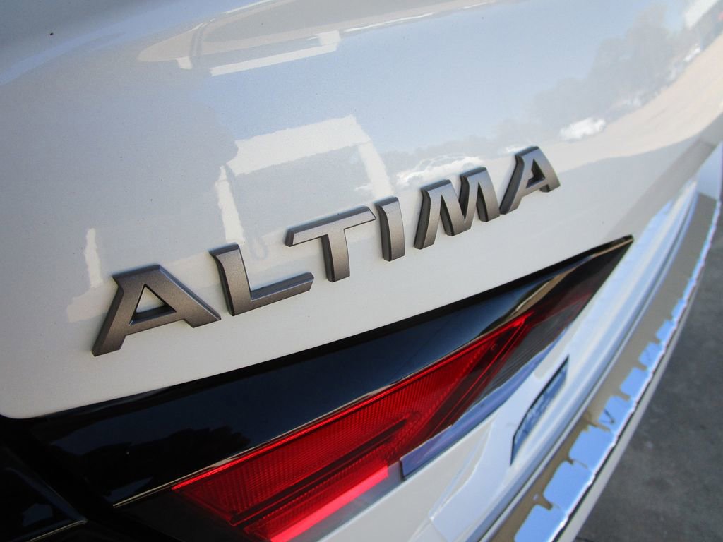 Used 2023 Nissan Altima 2.5 SV w/ SV Premium Package image 11