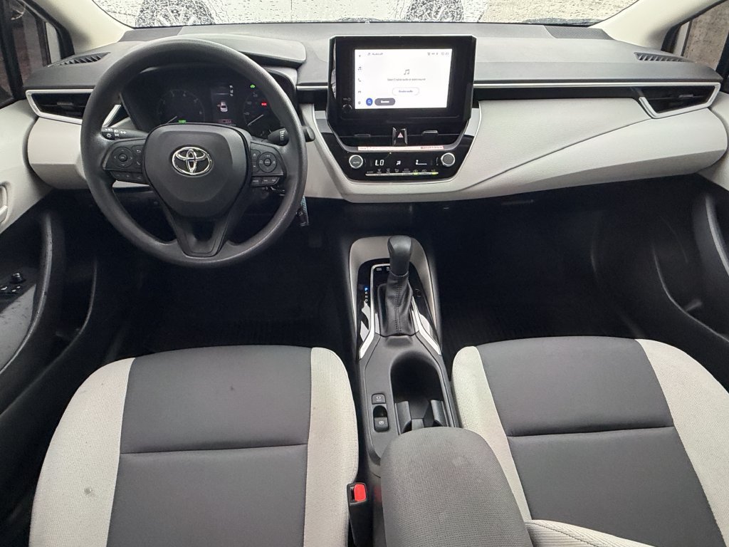 Used 2025 Toyota Corolla LE FWD image 11