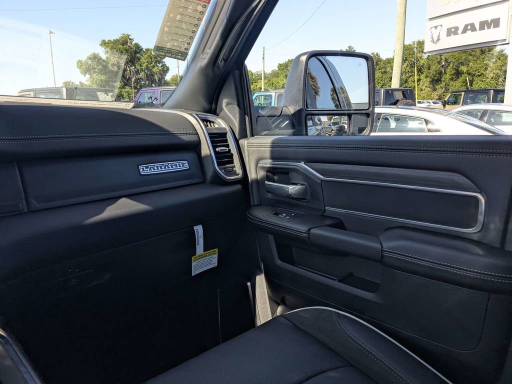 New 2026 RAM 2500 Laramie AWD/4WD image 16