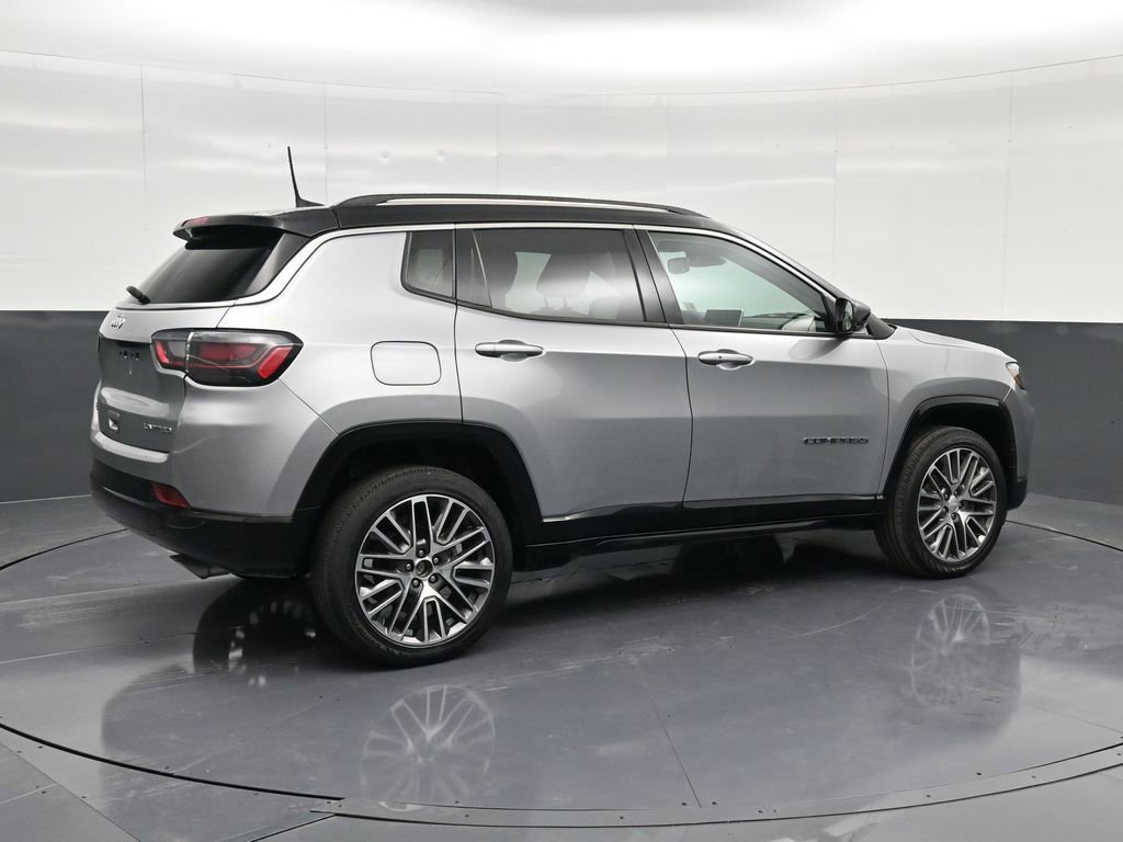 Used 2022 Jeep Compass Limited w/ Elite Group image 3