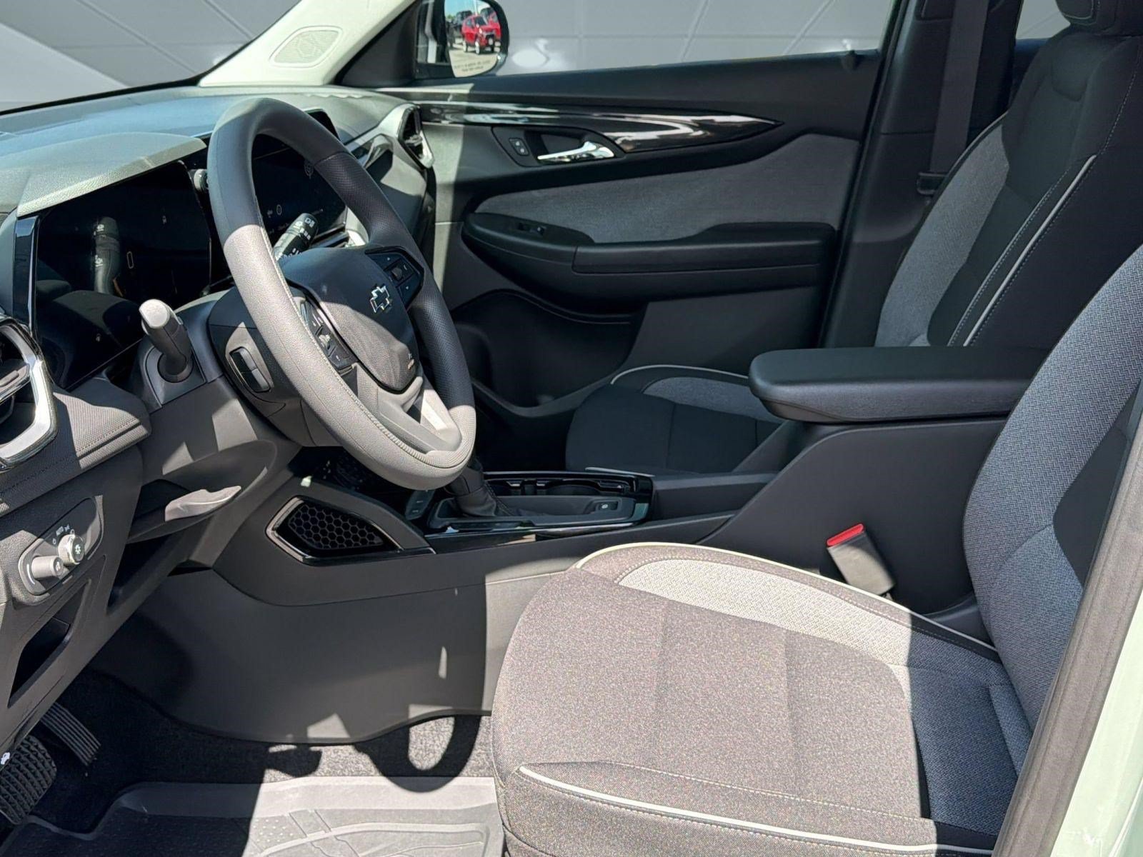 New 2026 Chevrolet TrailBlazer LT w/ Midnight Edition FWD image 5