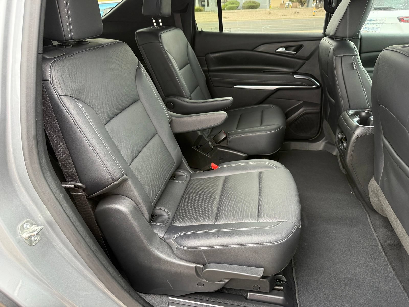 Certified 2025 Chevrolet Traverse LT FWD image 35