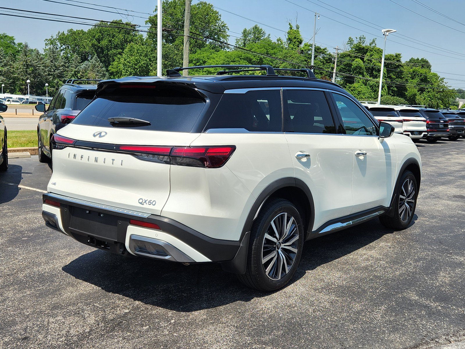 Certified 2025 INFINITI QX60 Autograph w/ Cargo Package AWD/4WD image 4