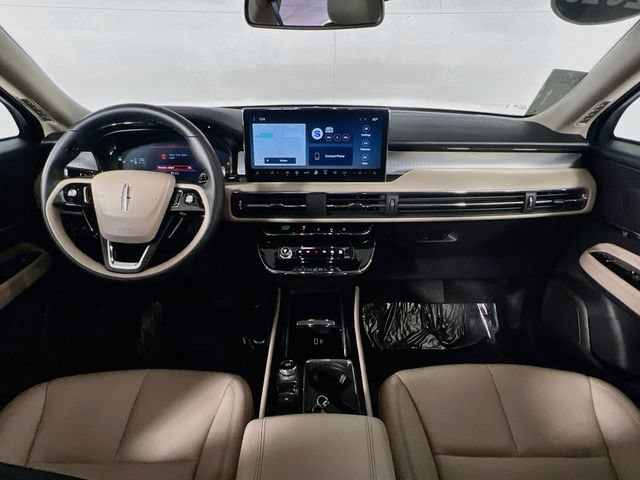 Used 2025 Lincoln Corsair FWD image 28