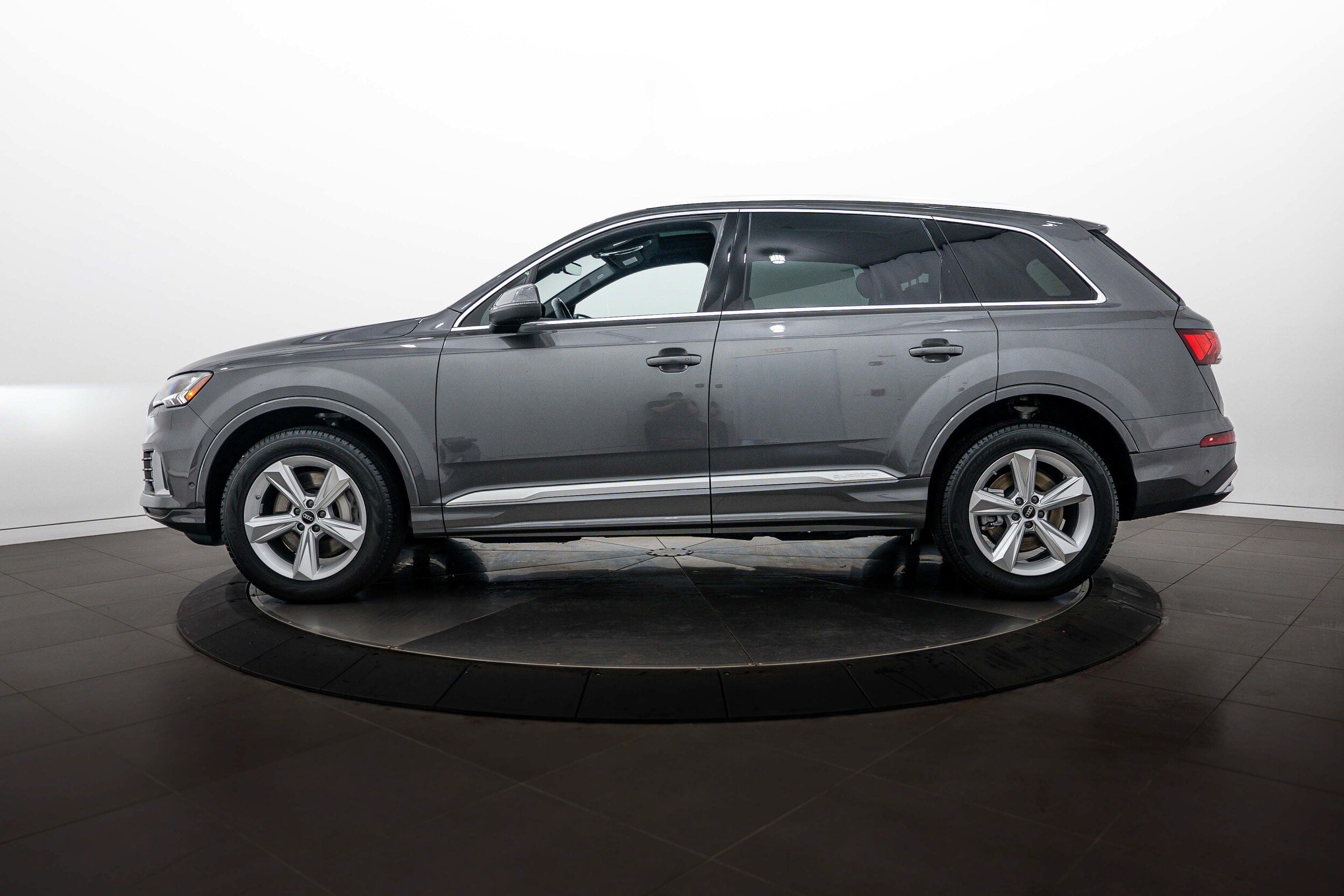 Used 2023 Audi Q7 2.0T Premium Plus w/ Premium Plus Package AWD/4WD image 7