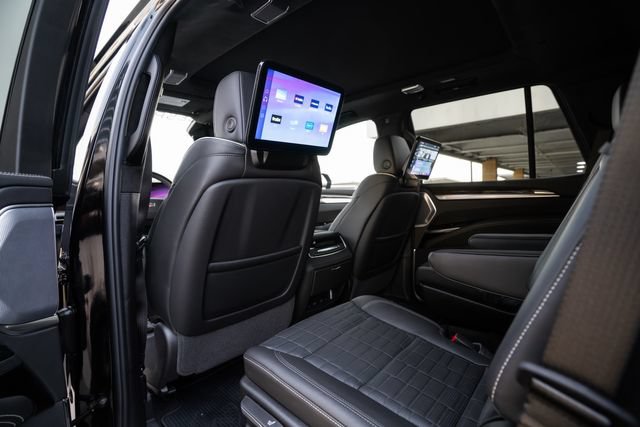 Used 2026 Cadillac Escalade Platinum Sport w/ LPO, ONYX Package AWD/4WD image 11