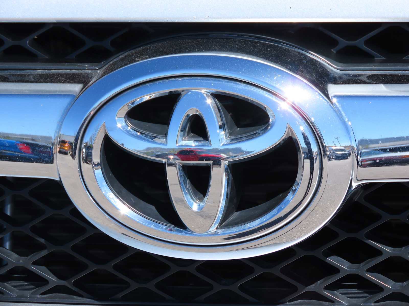 Used 2010 Toyota 4Runner SR5 AWD/4WD image 11