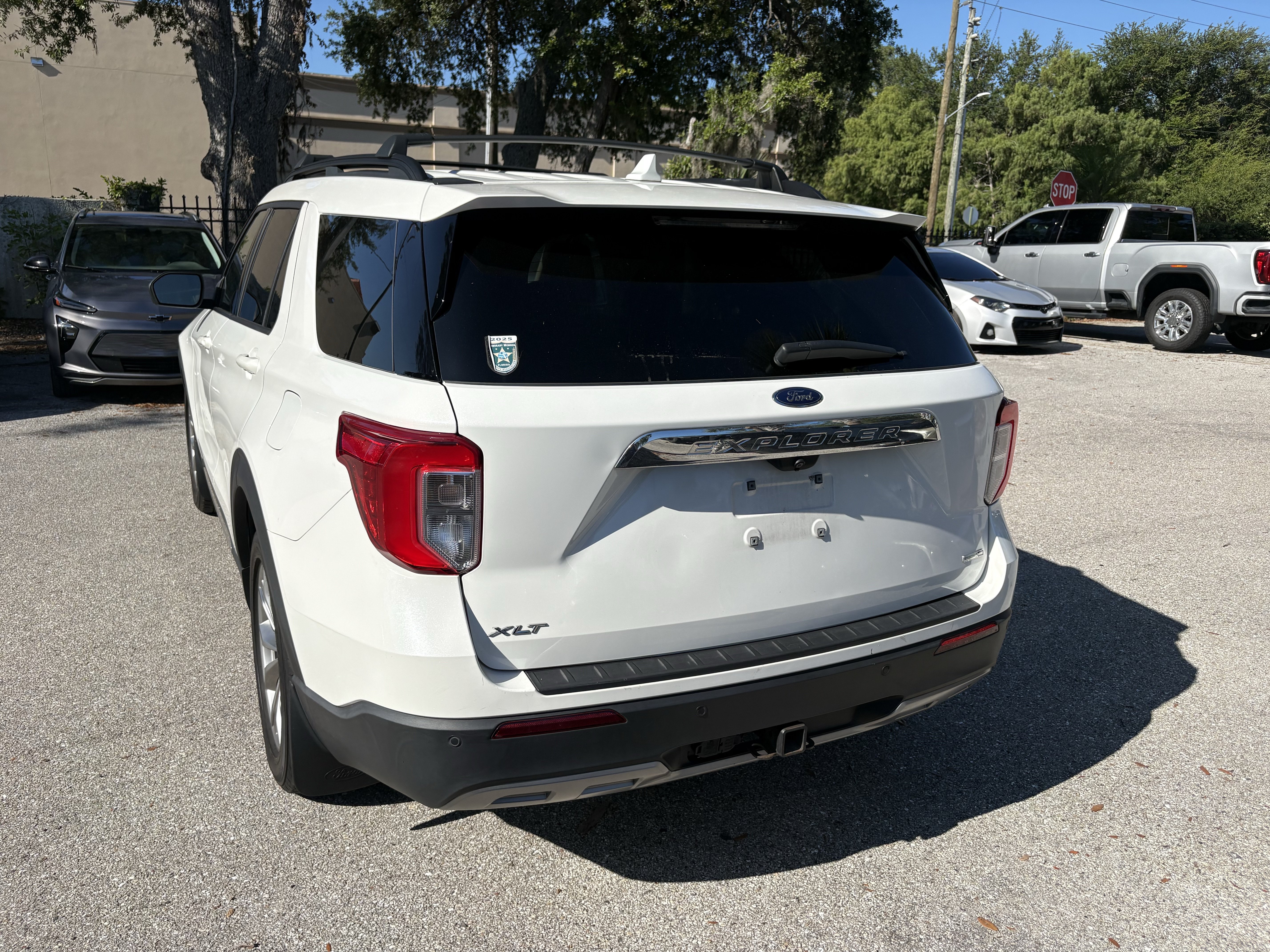 Used 2020 Ford Explorer XLT w/ Equipment Group 202A AWD/4WD image 5
