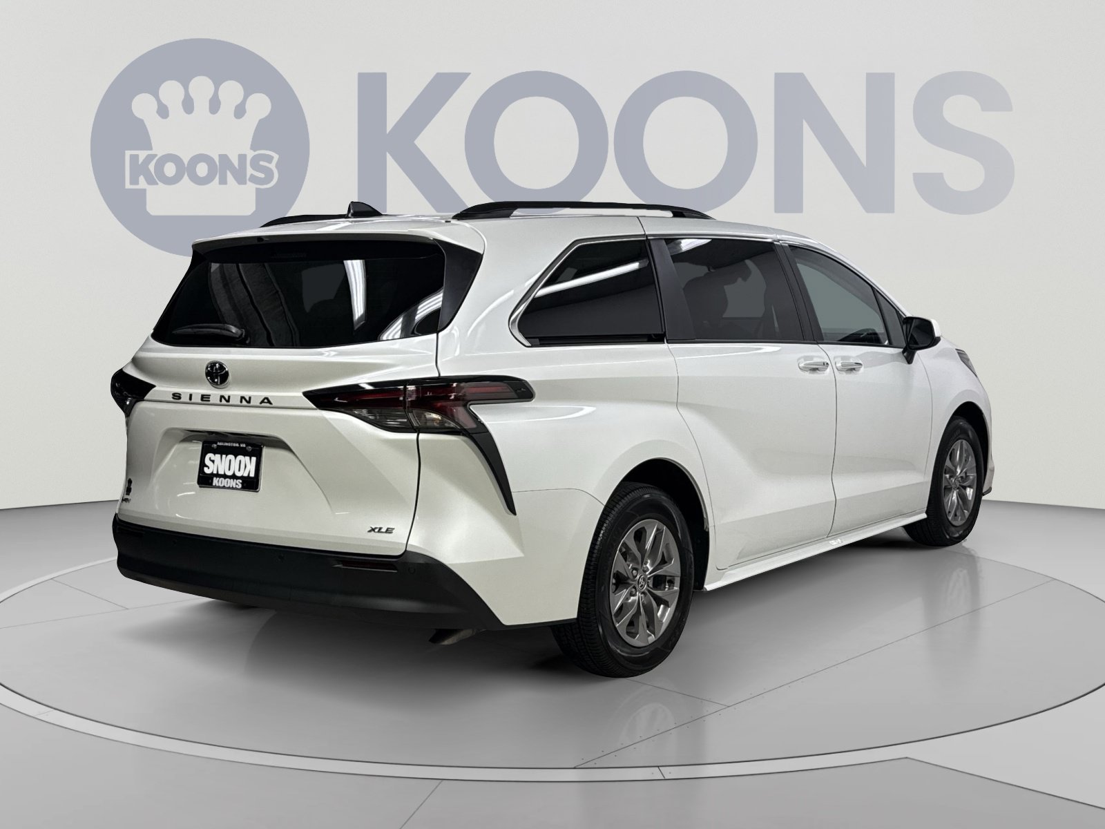 Used 2026 Toyota Sienna XLE FWD image 20