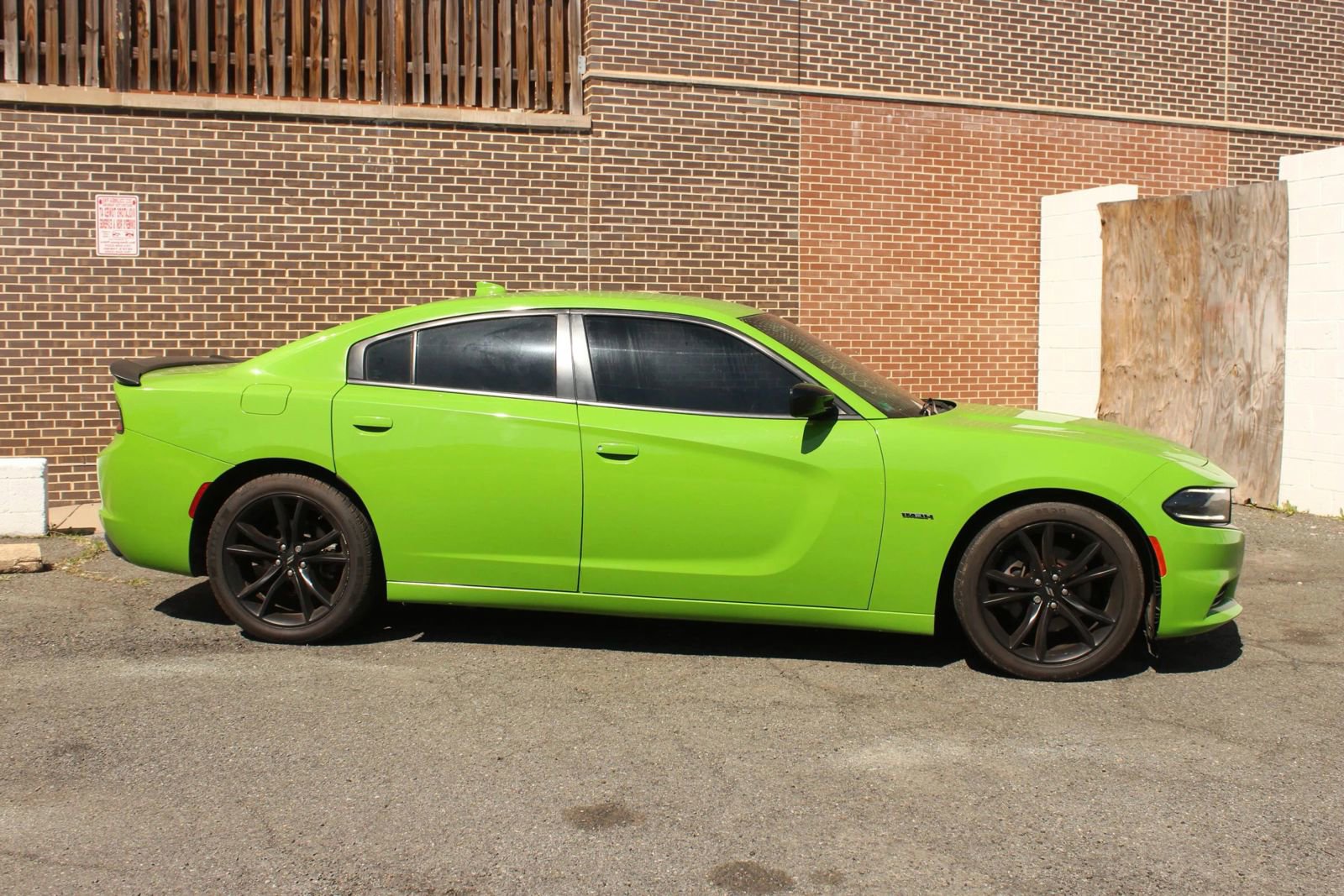 Used 2017 Dodge Charger R/T w/ Blacktop Package image 2
