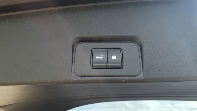 Used 2025 Nissan Rogue SV image 12