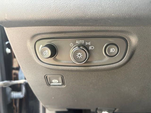 Certified 2024 GMC Terrain SLT w/ Infotainment Package II AWD/4WD image 29