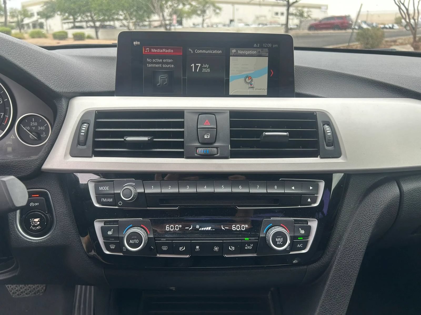 Used 2018 BMW 320i Sedan RWD image 10
