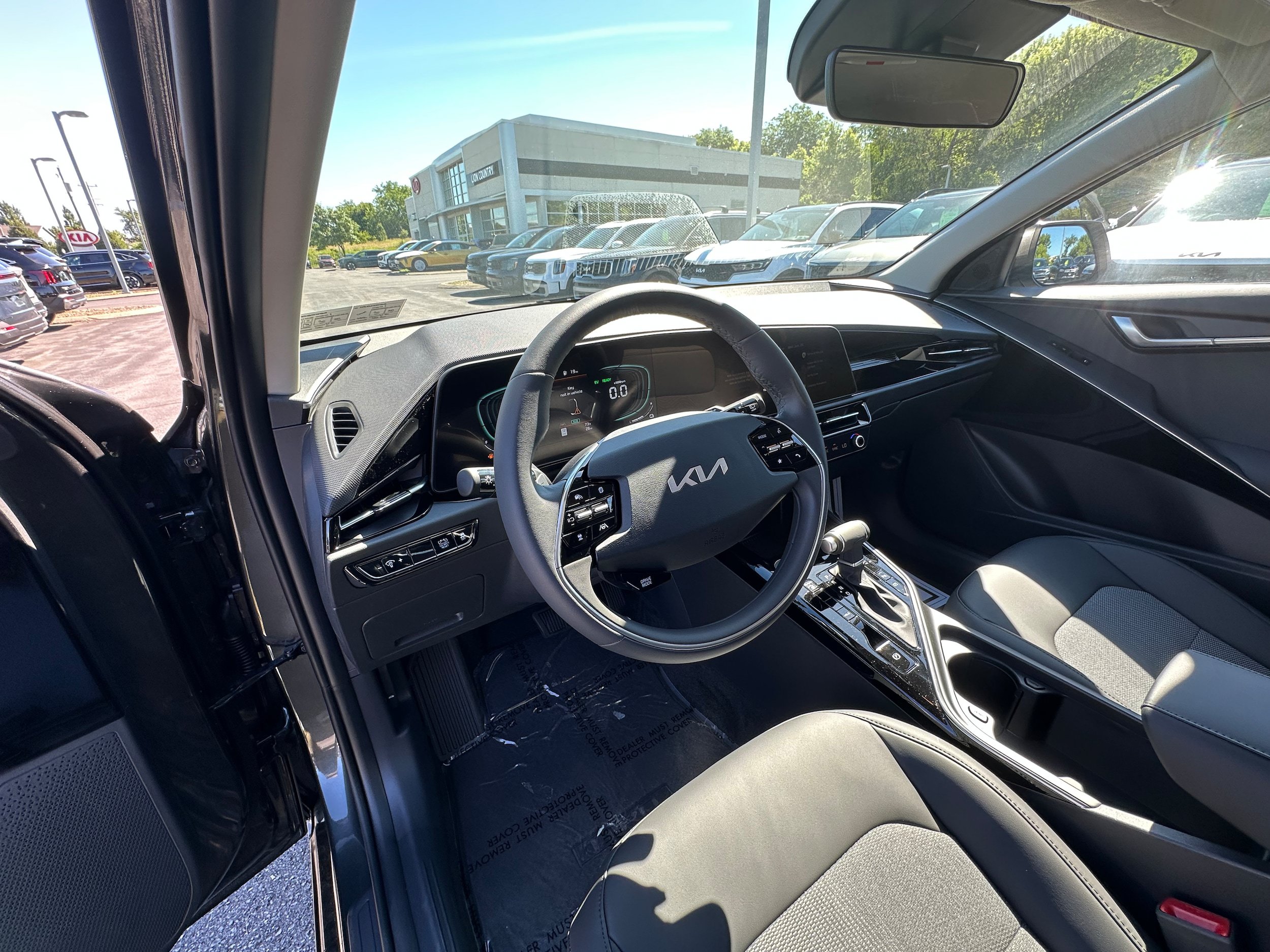 New 2026 Kia Niro EX FWD image 24