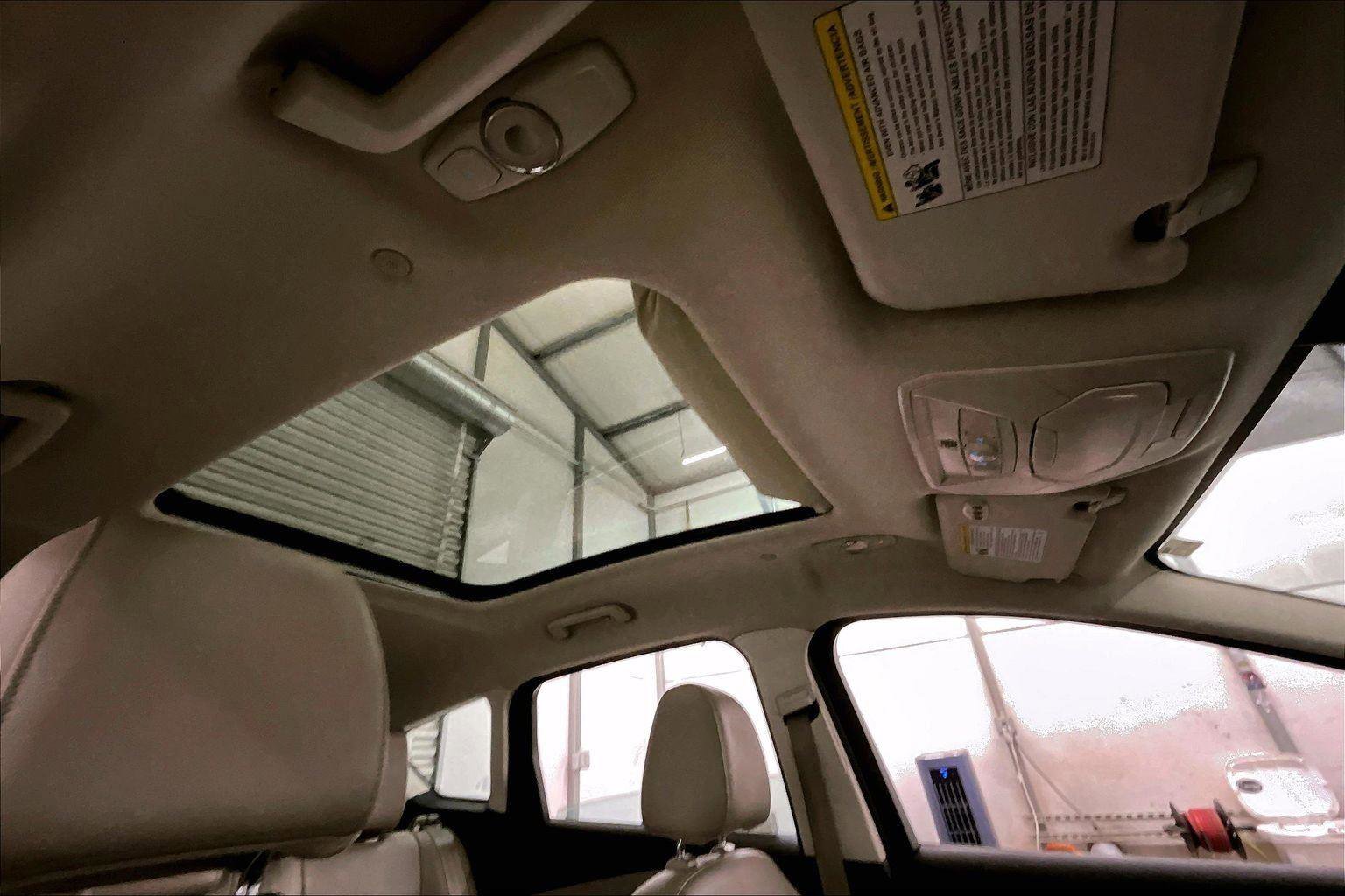 Used 2015 Ford C-MAX Energi SEL w/ Equipment Group 302A image 22