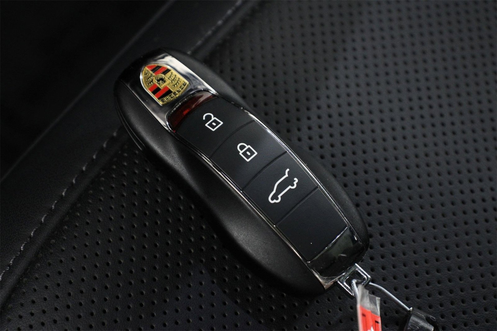 Used 2025 Porsche Macan image 34