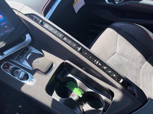 Used 2025 Chevrolet Corvette Z06 RWD image 21