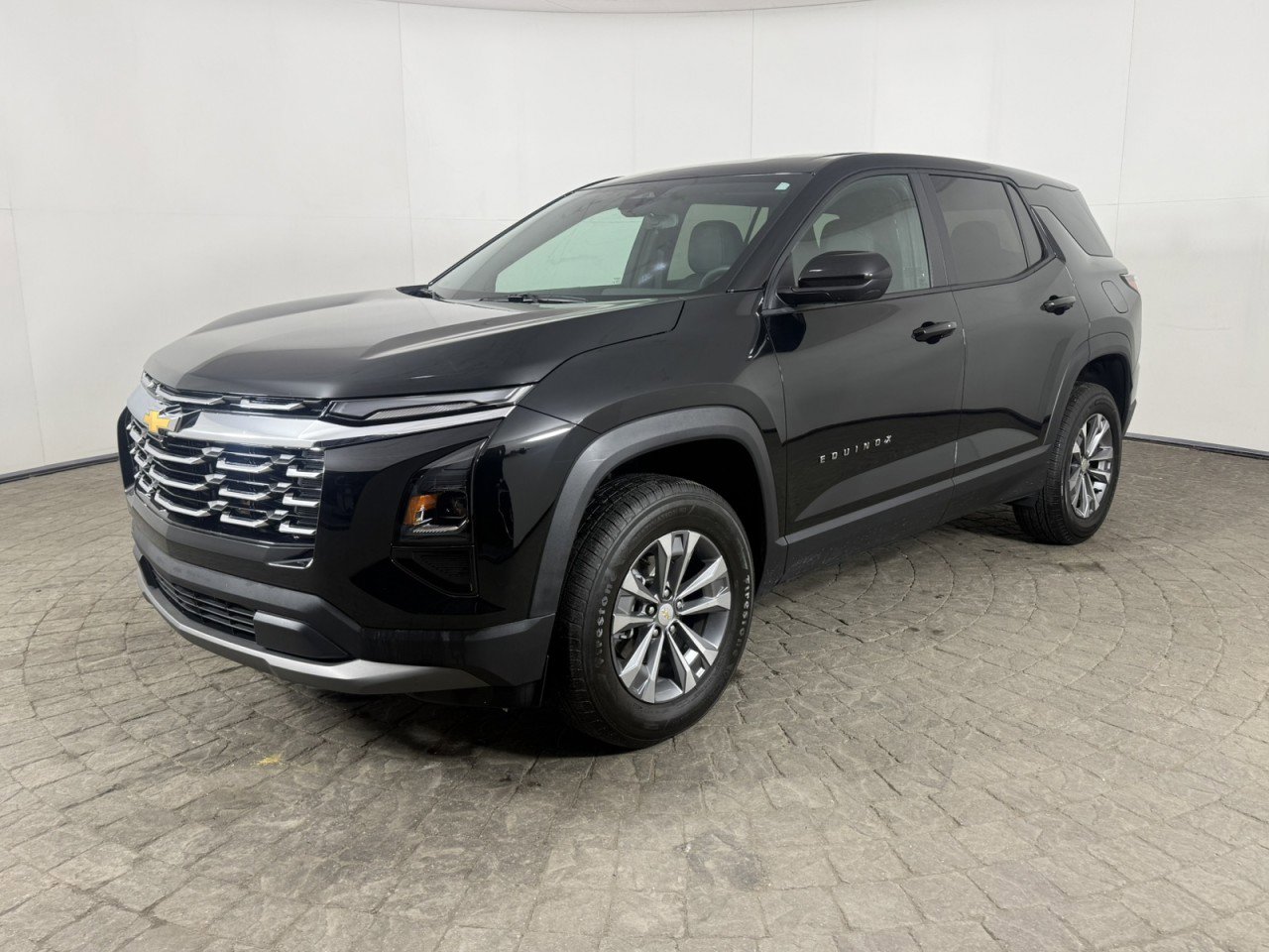 Used 2026 Chevrolet Equinox LT w/ Convenience Package II image 3