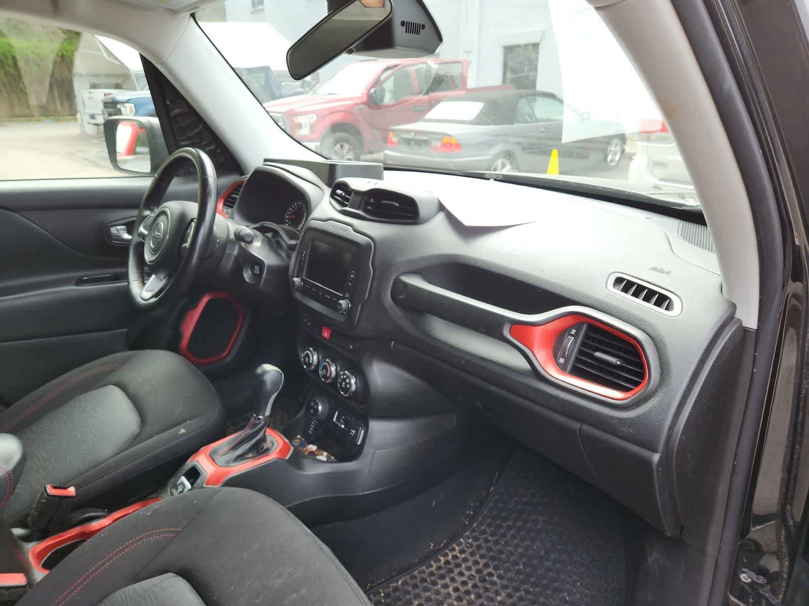 Used 2017 Jeep Renegade Trailhawk image 17