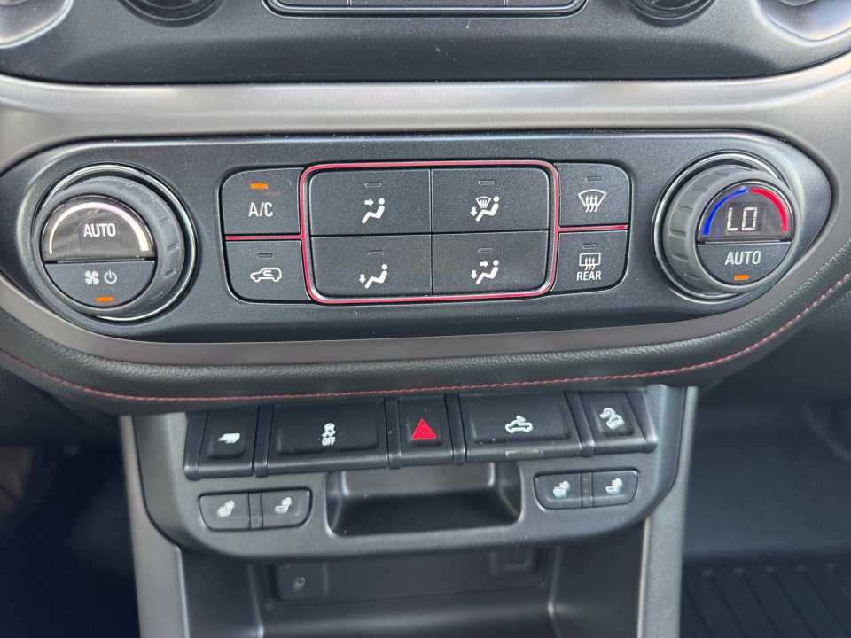 Used 2016 GMC Canyon SLE w/ All Terrain Package image 22