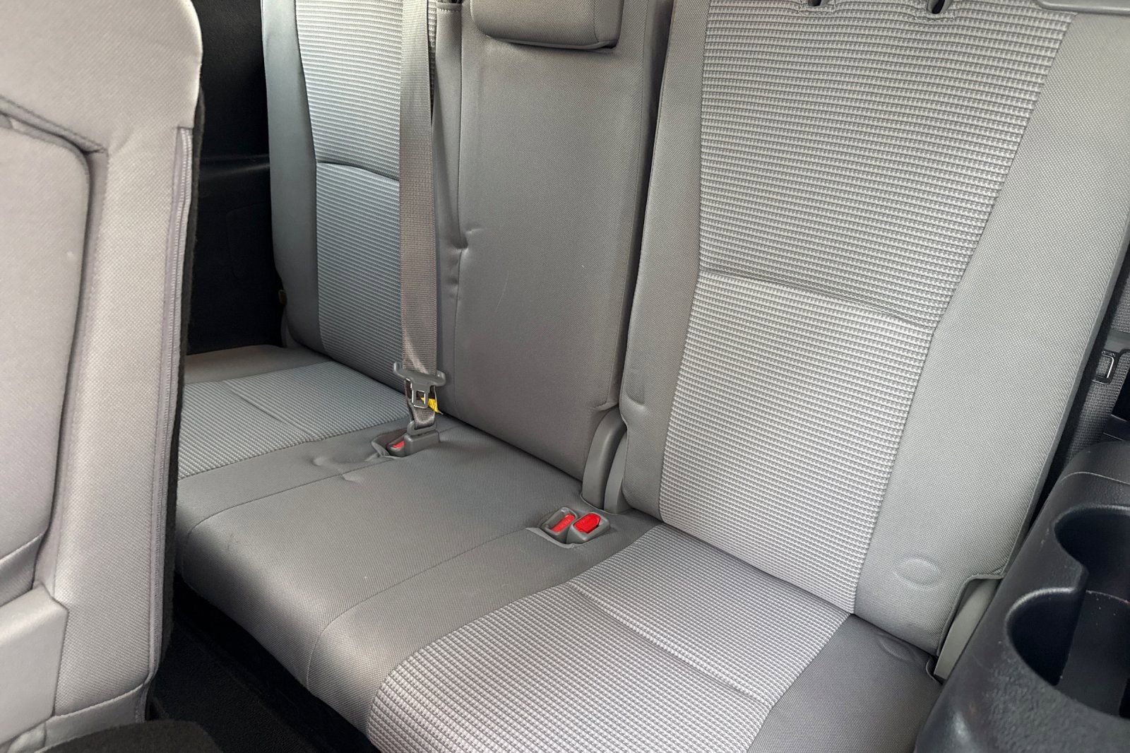 Used 2022 Toyota Highlander LE AWD/4WD image 15