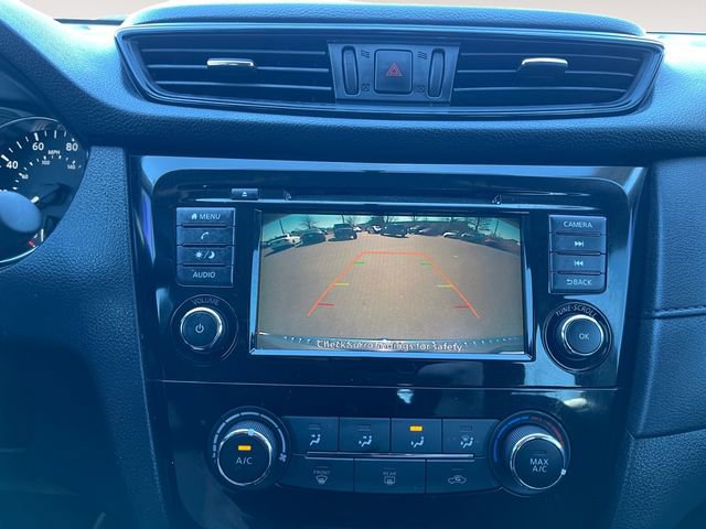 Used 2018 Nissan Rogue S image 17