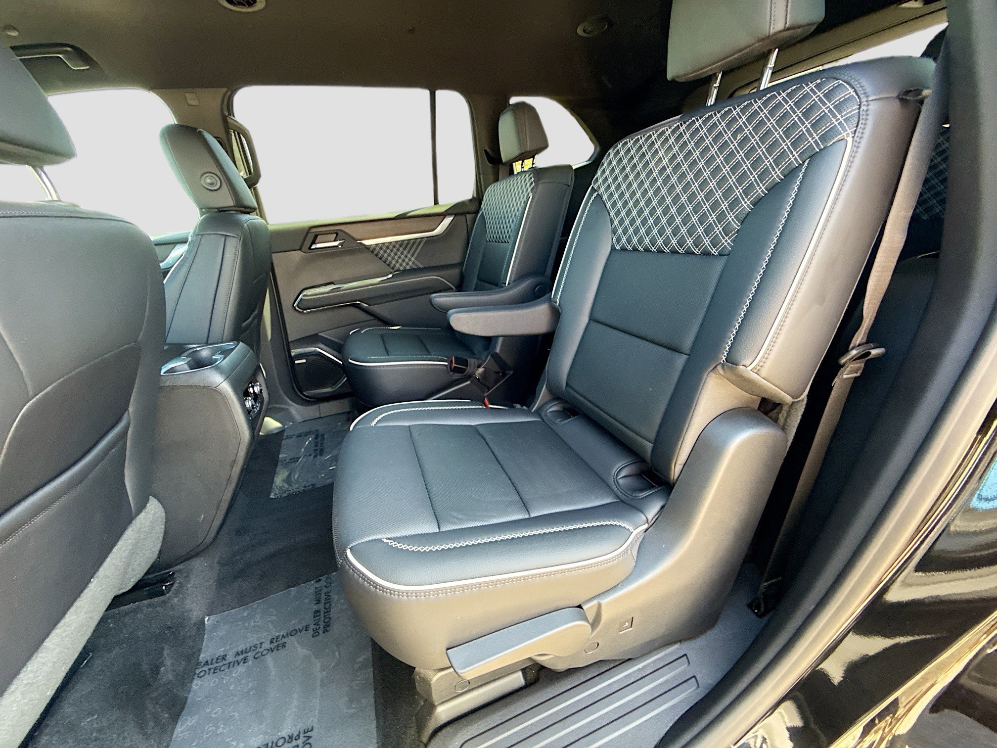 Used 2024 GMC Acadia Denali w/ LPO, Cargo Package image 23