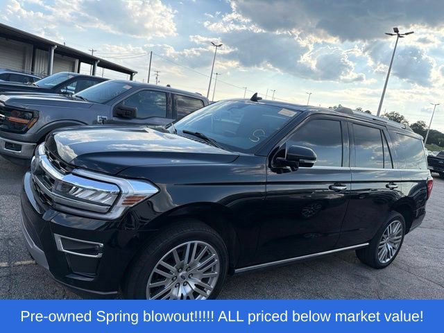 Used 2023 Ford Expedition Limited AWD/4WD image 3