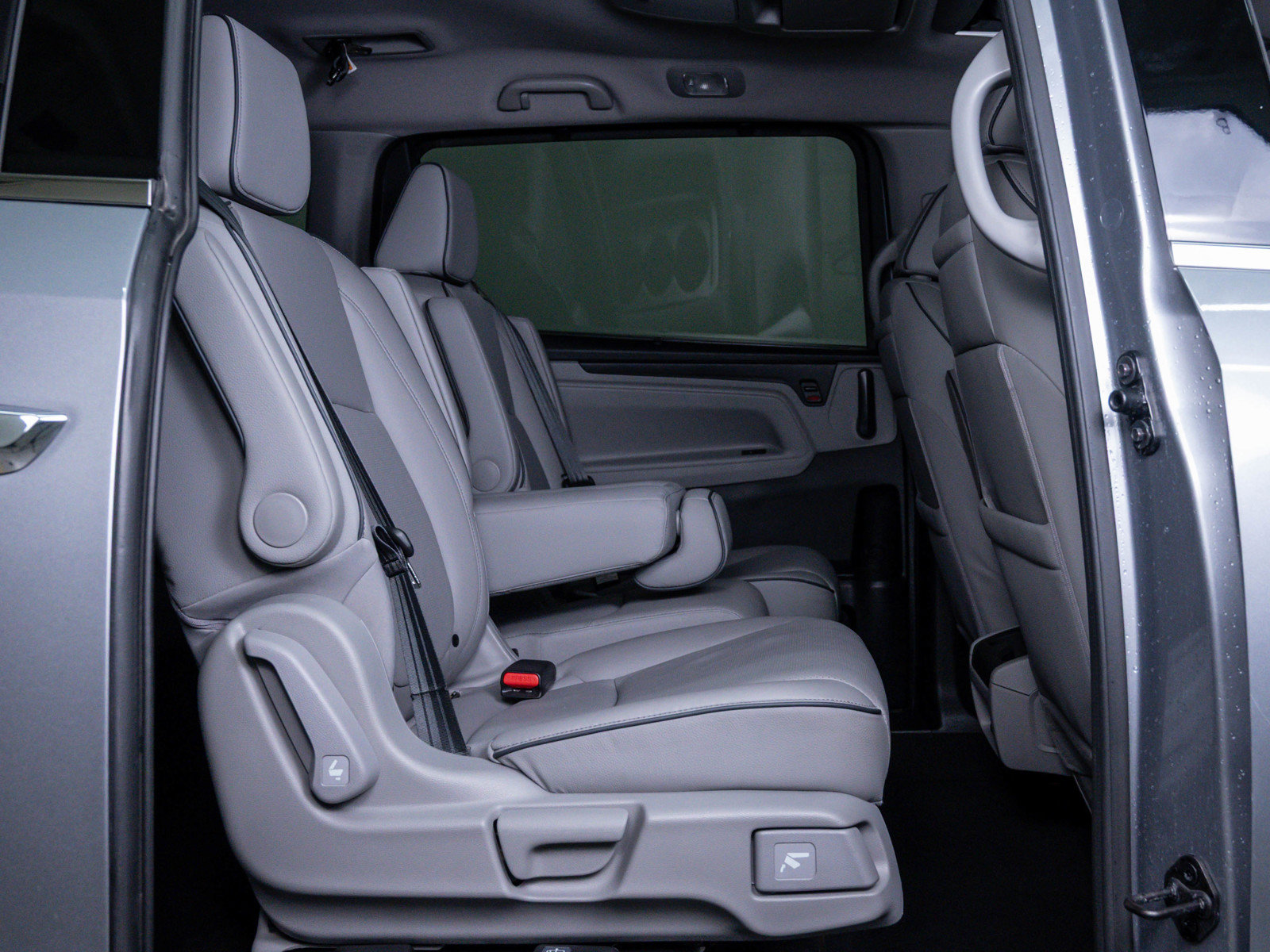 Used 2023 Honda Odyssey Elite image 12