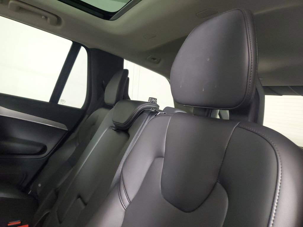 Certified 2025 Volvo XC90 B5 Core AWD/4WD image 13