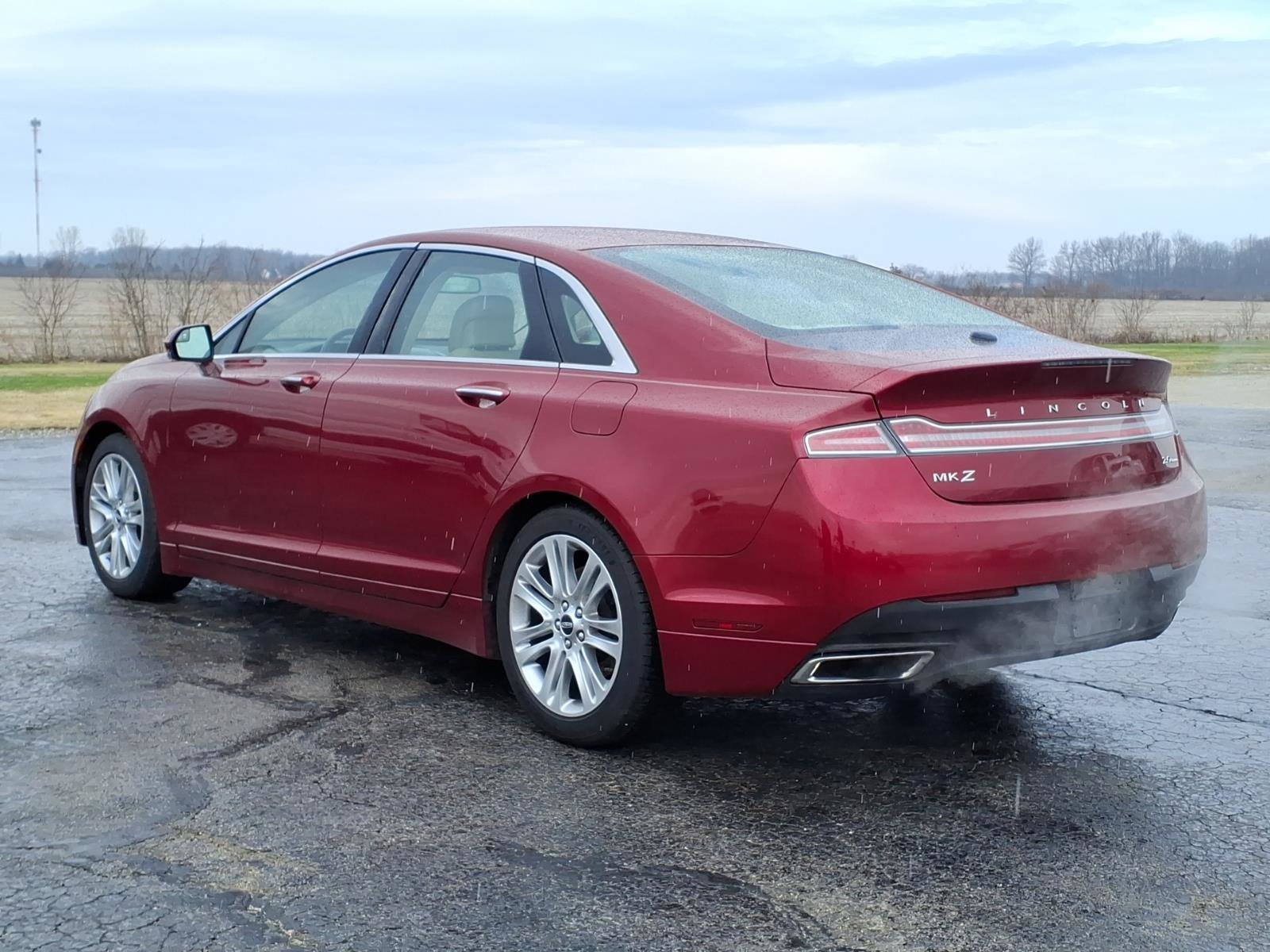 Used 2013 Lincoln MKZ FWD image 4