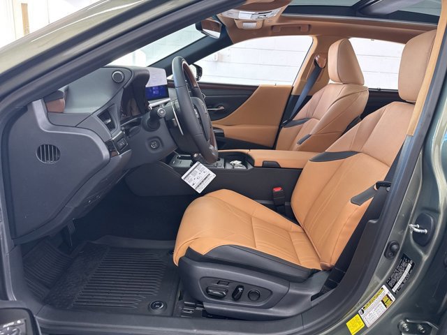 New 2025 Lexus ES 350 Ultra Luxury image 14