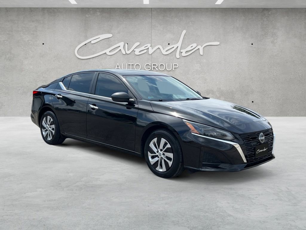 Certified 2025 Nissan Altima 2.5 S image 2