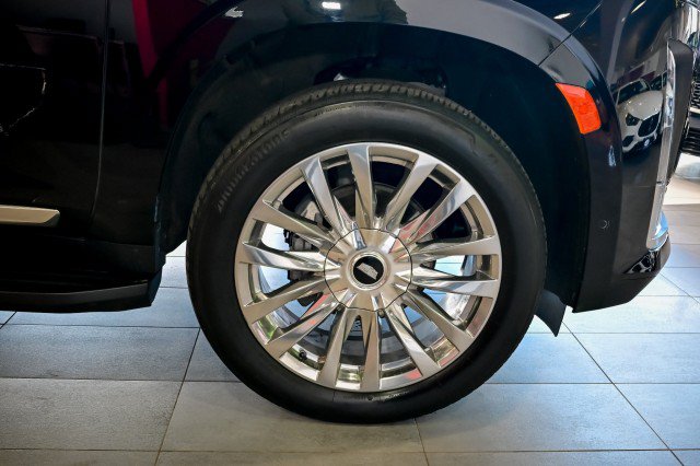 Used 2023 Cadillac Escalade ESV Premium Luxury AWD/4WD image 46