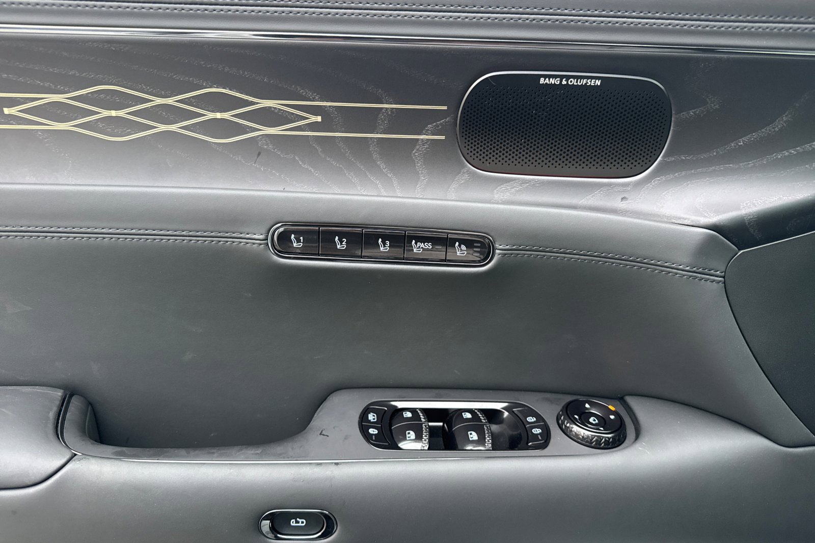 New 2026 Genesis G90 3.5T Prestige image 10