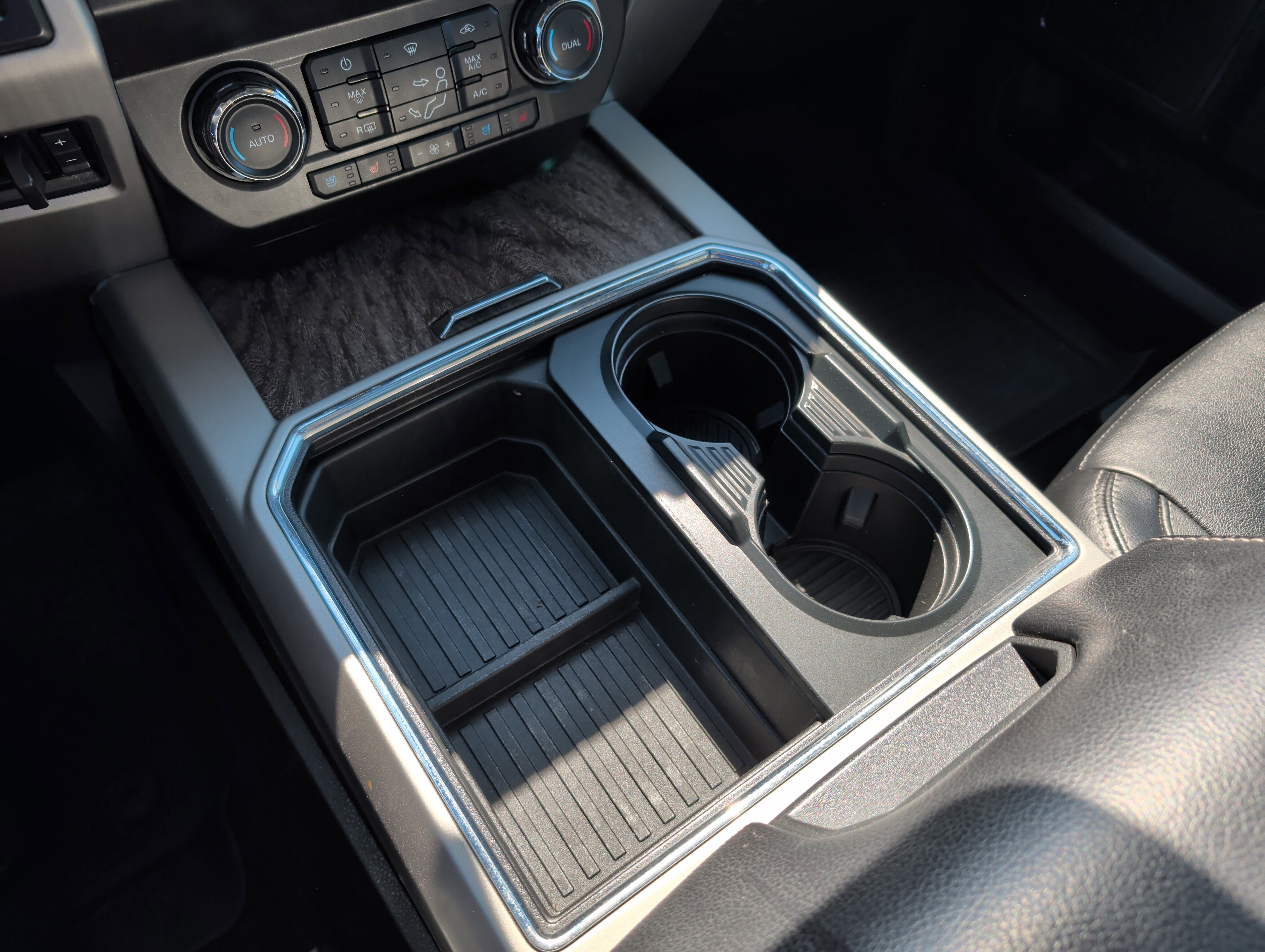 Used 2019 Ford F350 Lariat w/ Lariat Ultimate Package image 32